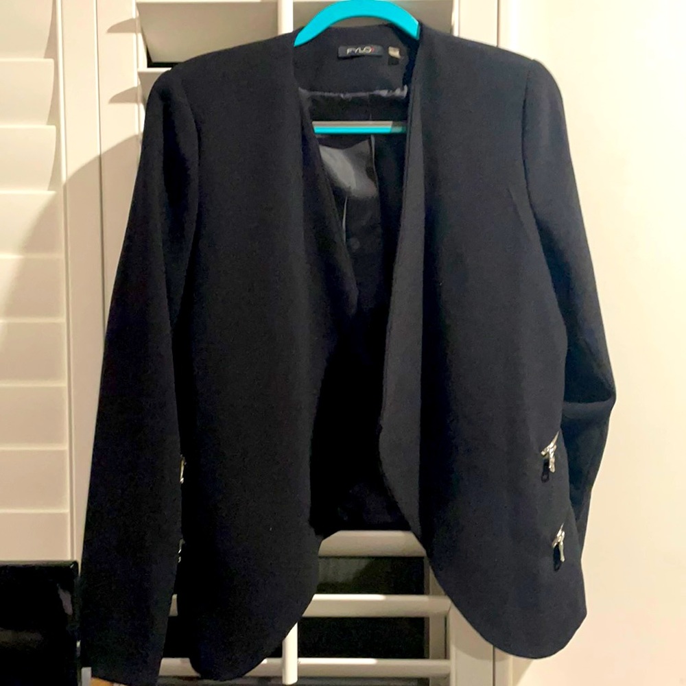 Fabulous open blazer/jacket with zipper details